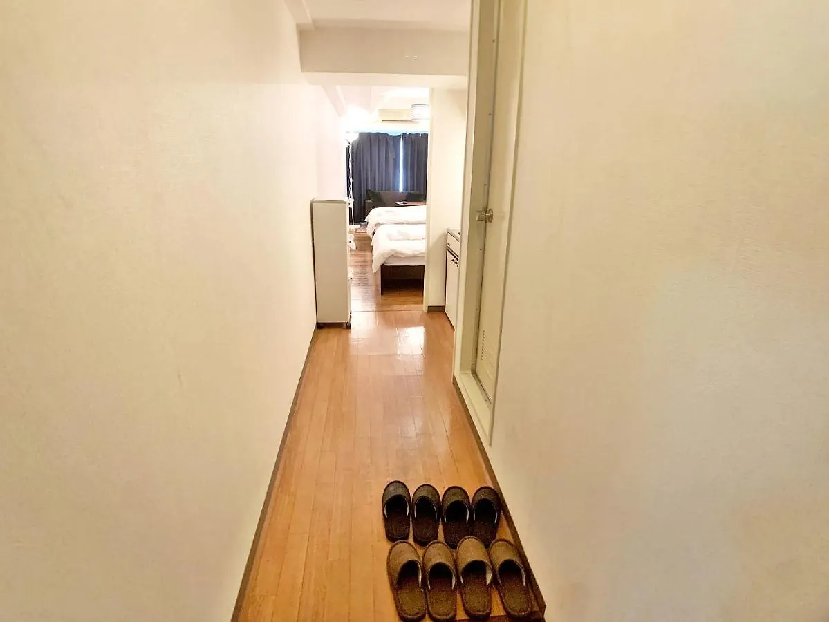 Comptoir Room 402 Tokyo Apartment